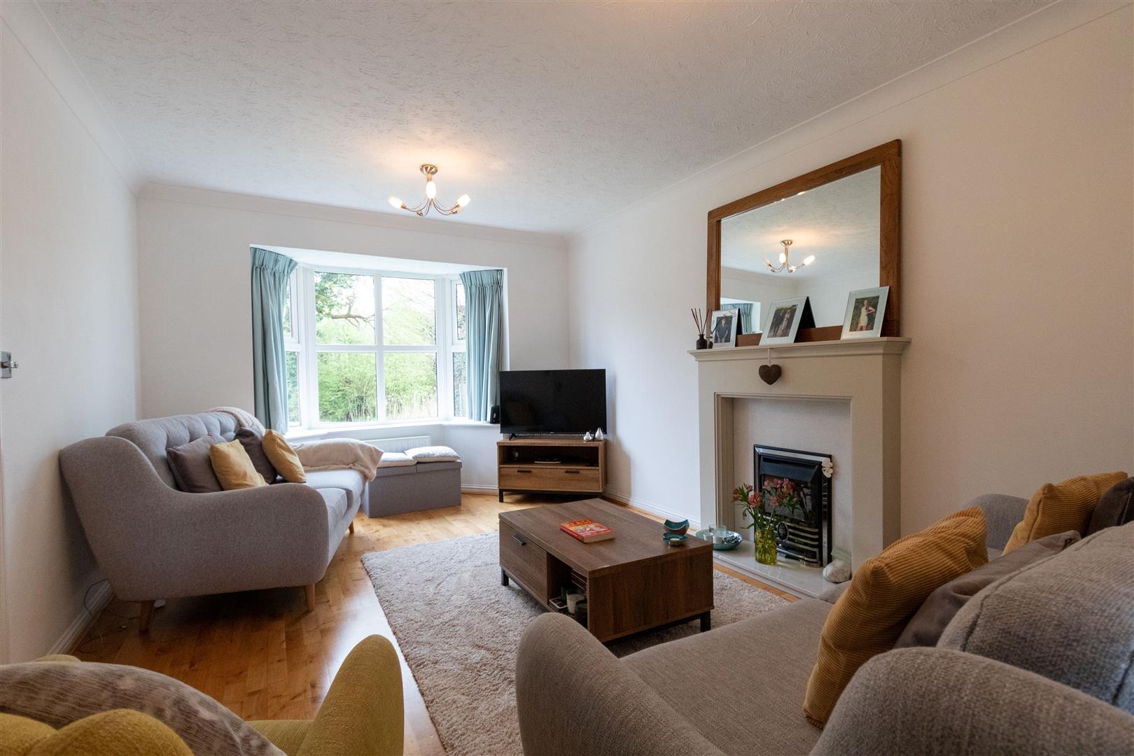 Property in Caldecotte Lane, Caldecotte, Milton Keynes, MK7 8AN