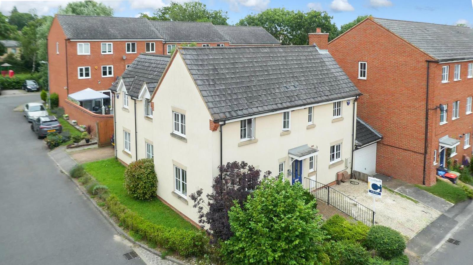 Property in Downing Close, Bletchley, Milton Keynes, MK3 6EP