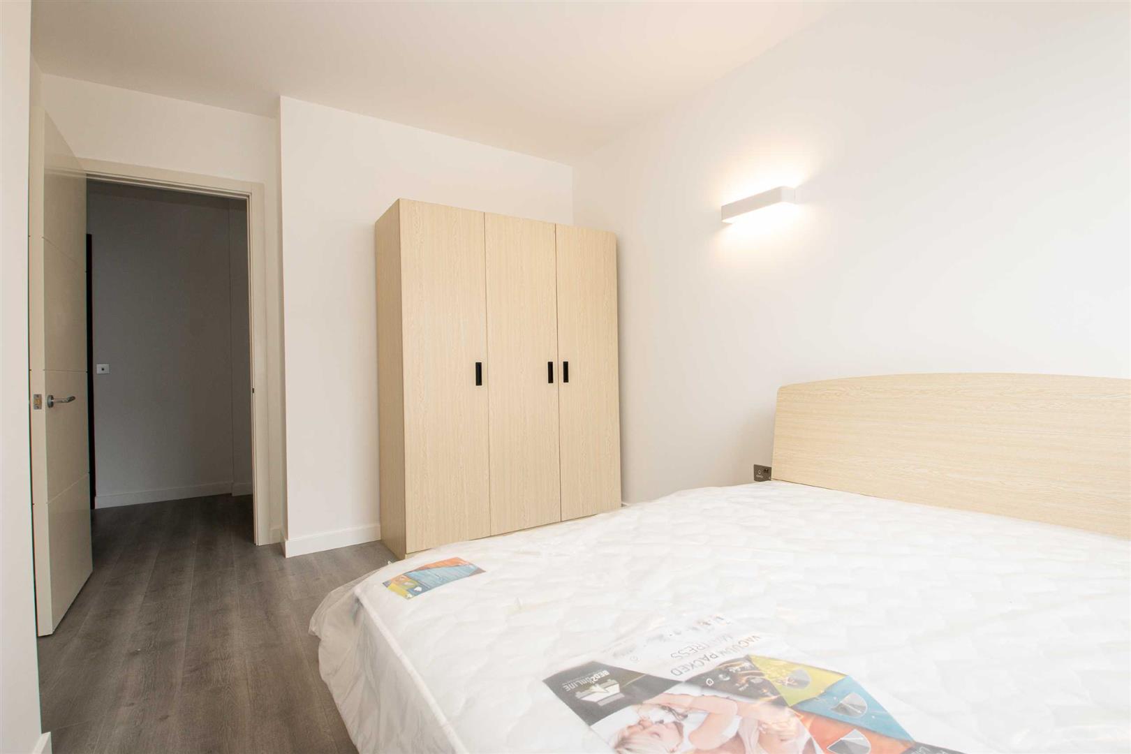 2 Foxhunter Drive, Linford Wood, Milton Keynes, MK14 - Image 8