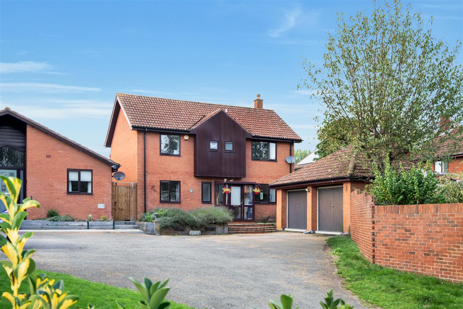 Tadmere, Two Mile Ash, Milton Keynes, MK8