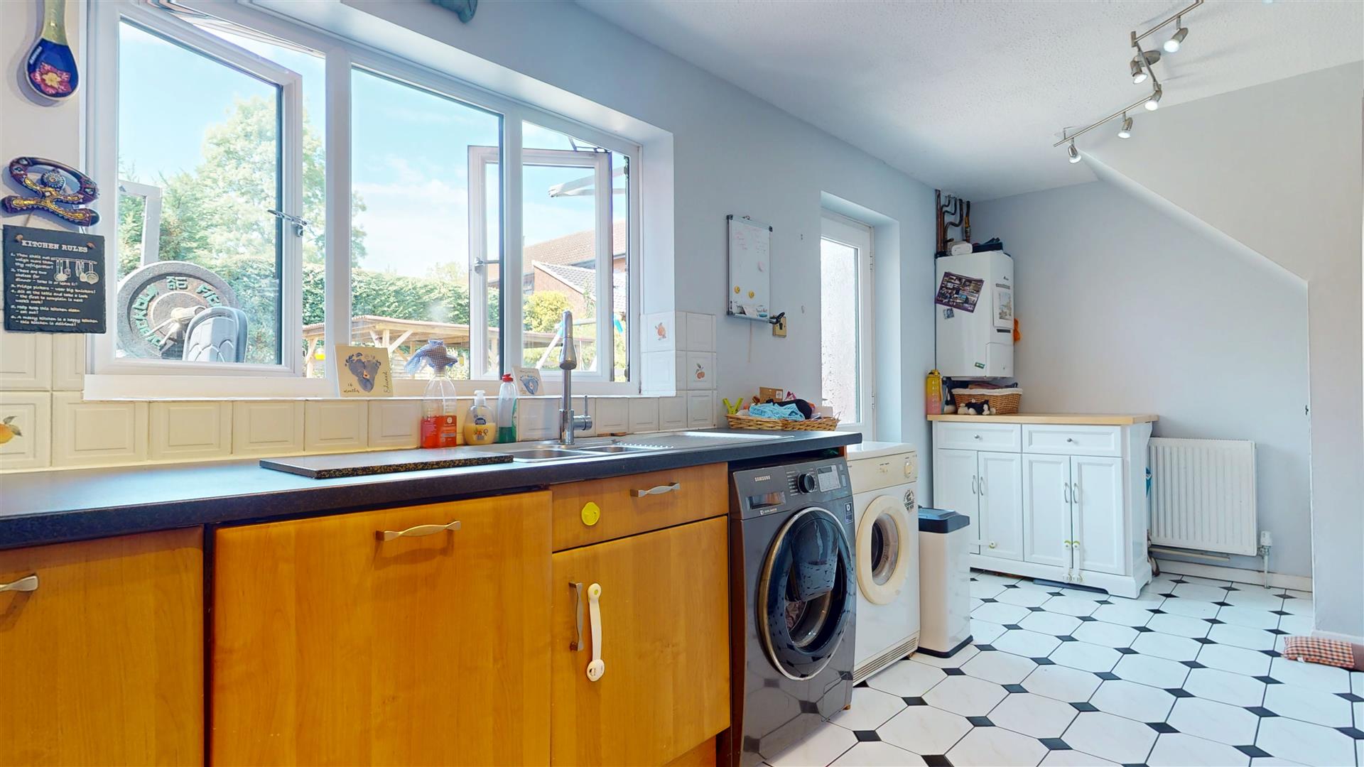 Tadmere, Two Mile Ash, Milton Keynes, MK8 - Image 9