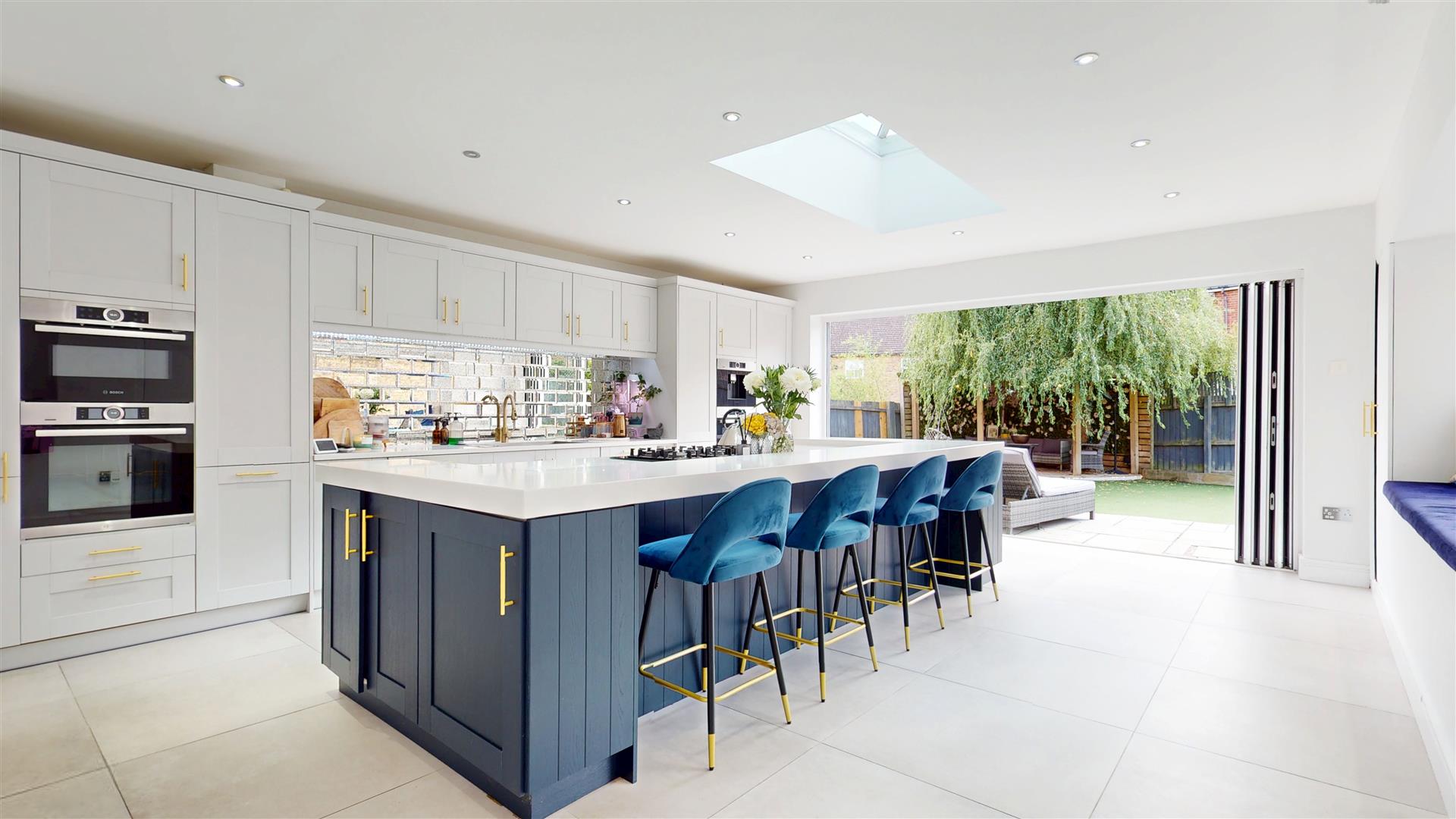 Hidcote Drive, Westcroft, Milton Keynes, MK4 - Image 2