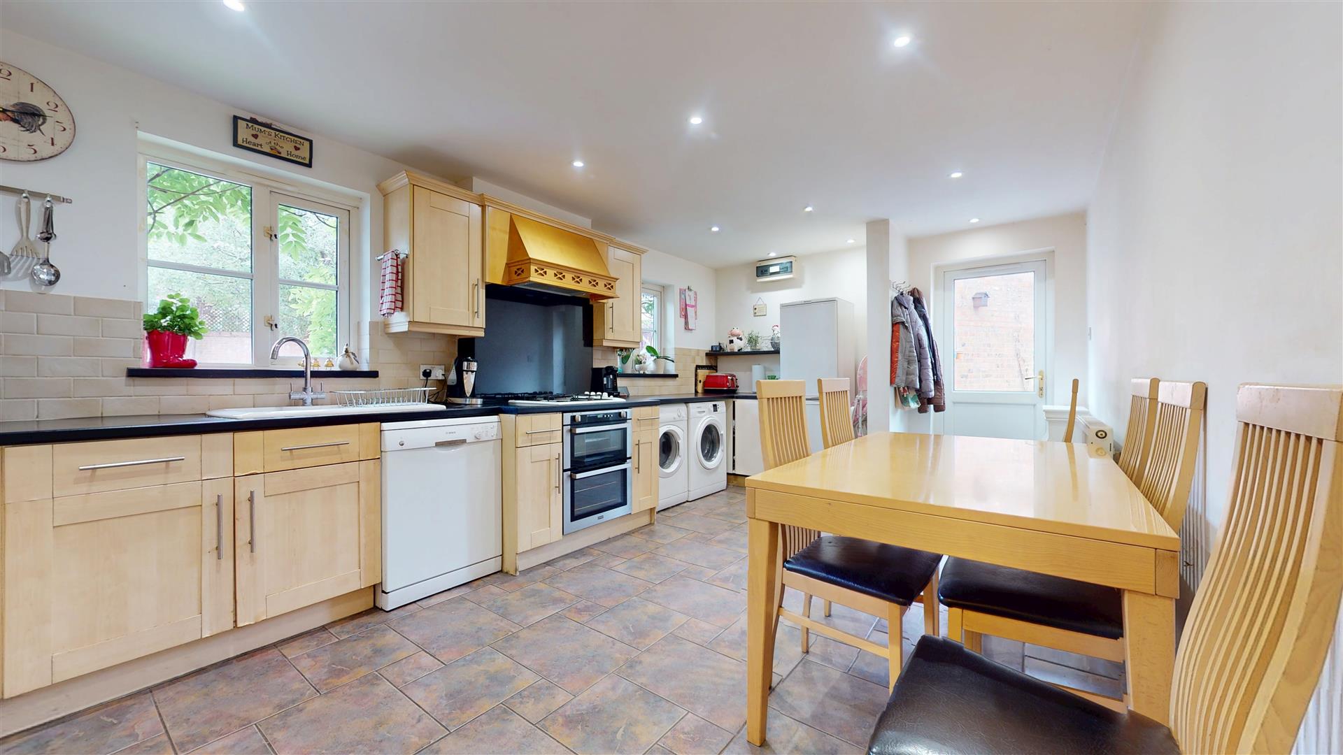 Bremen Grove, Shenley Brook End, Milton Keynes, MK5 - Image 3