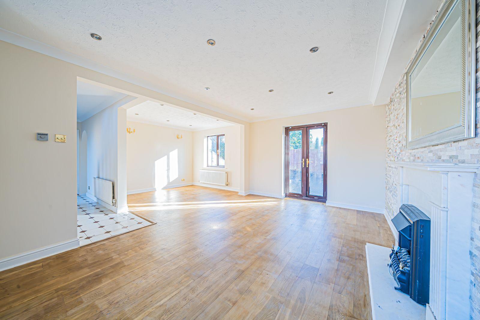 Booker Avenue, Bradwell Common, Milton Keynes, MK13 - Image 4