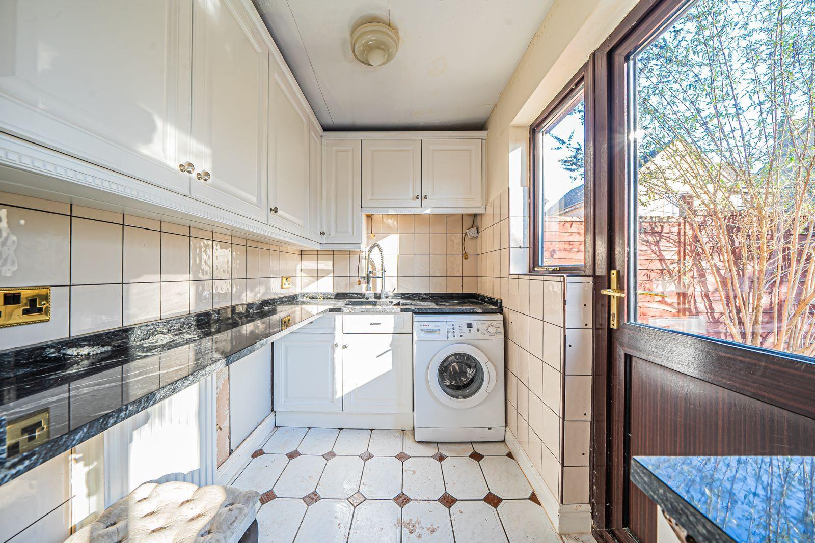 Booker Avenue, Bradwell Common, Milton Keynes, MK13 - Image 8