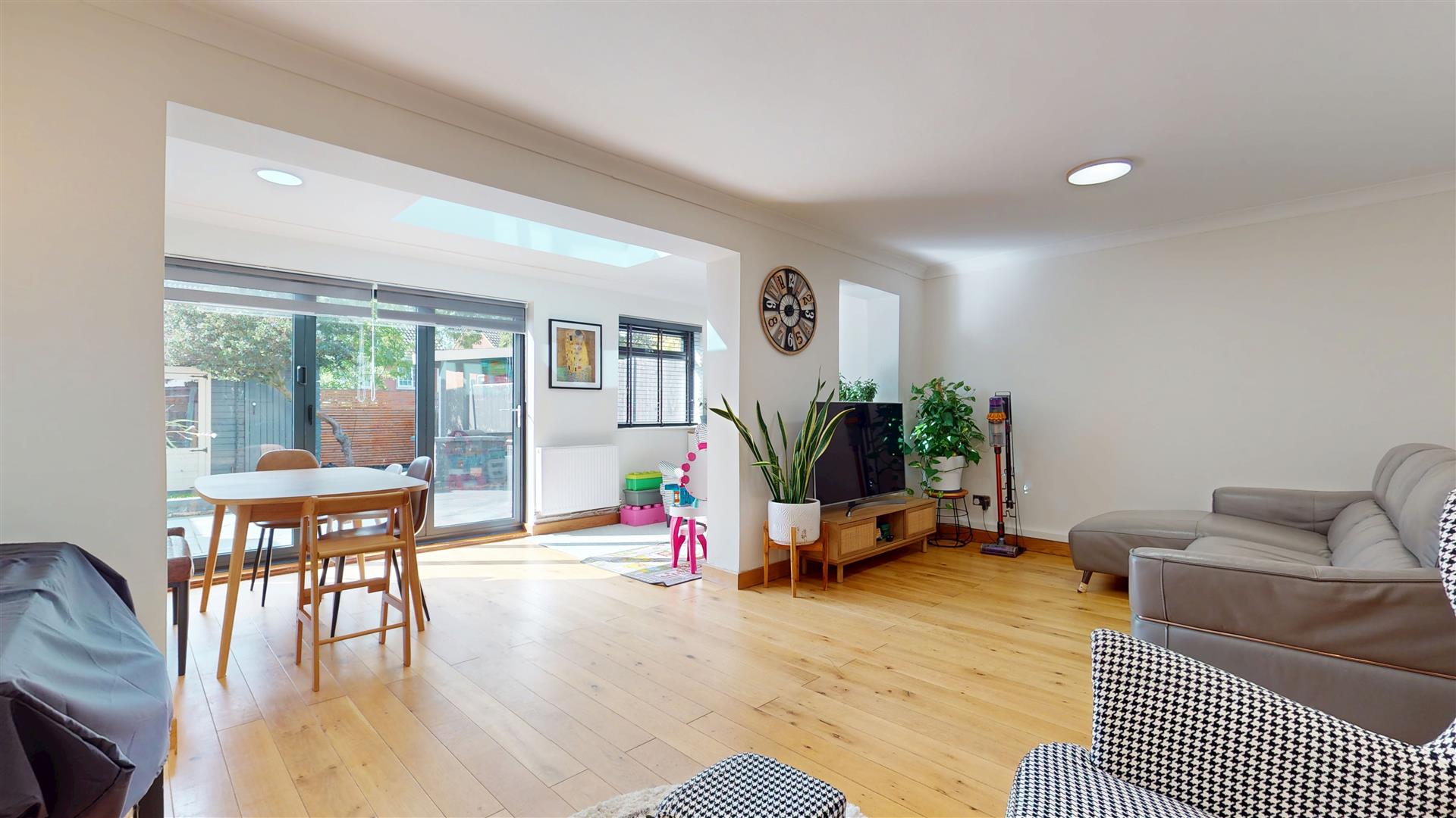 West Hill, Stantonbury, Milton Keynes, MK14