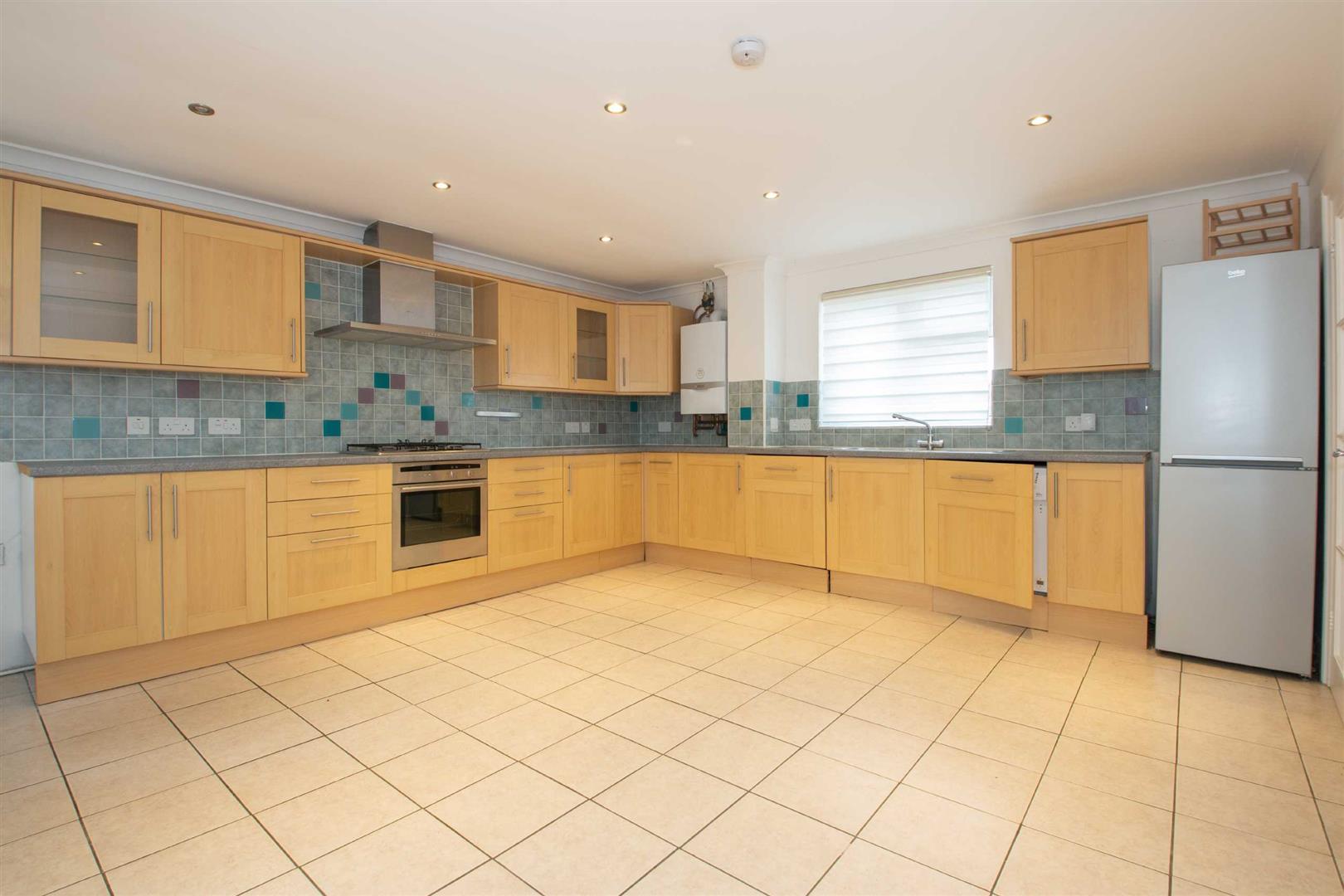 Longleat Court, Great Holm, Milton Keynes, MK8 - Image 8