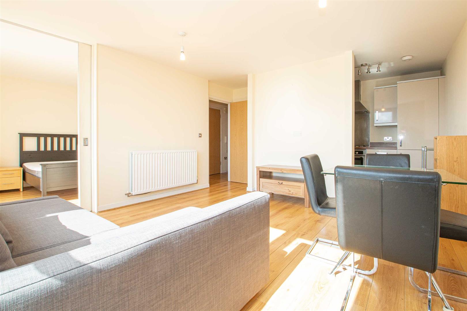 599 Witan Gate, Milton Keynes, MK9 - Image 2