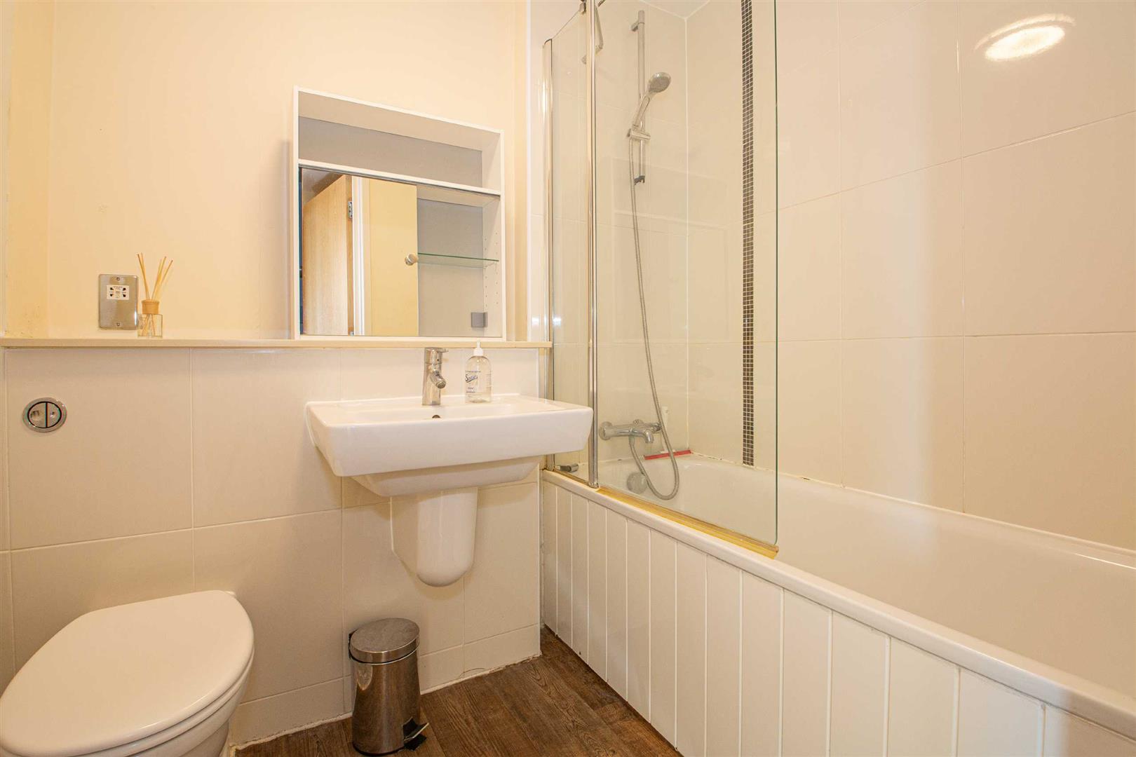 599 Witan Gate, Milton Keynes, MK9 - Image 5