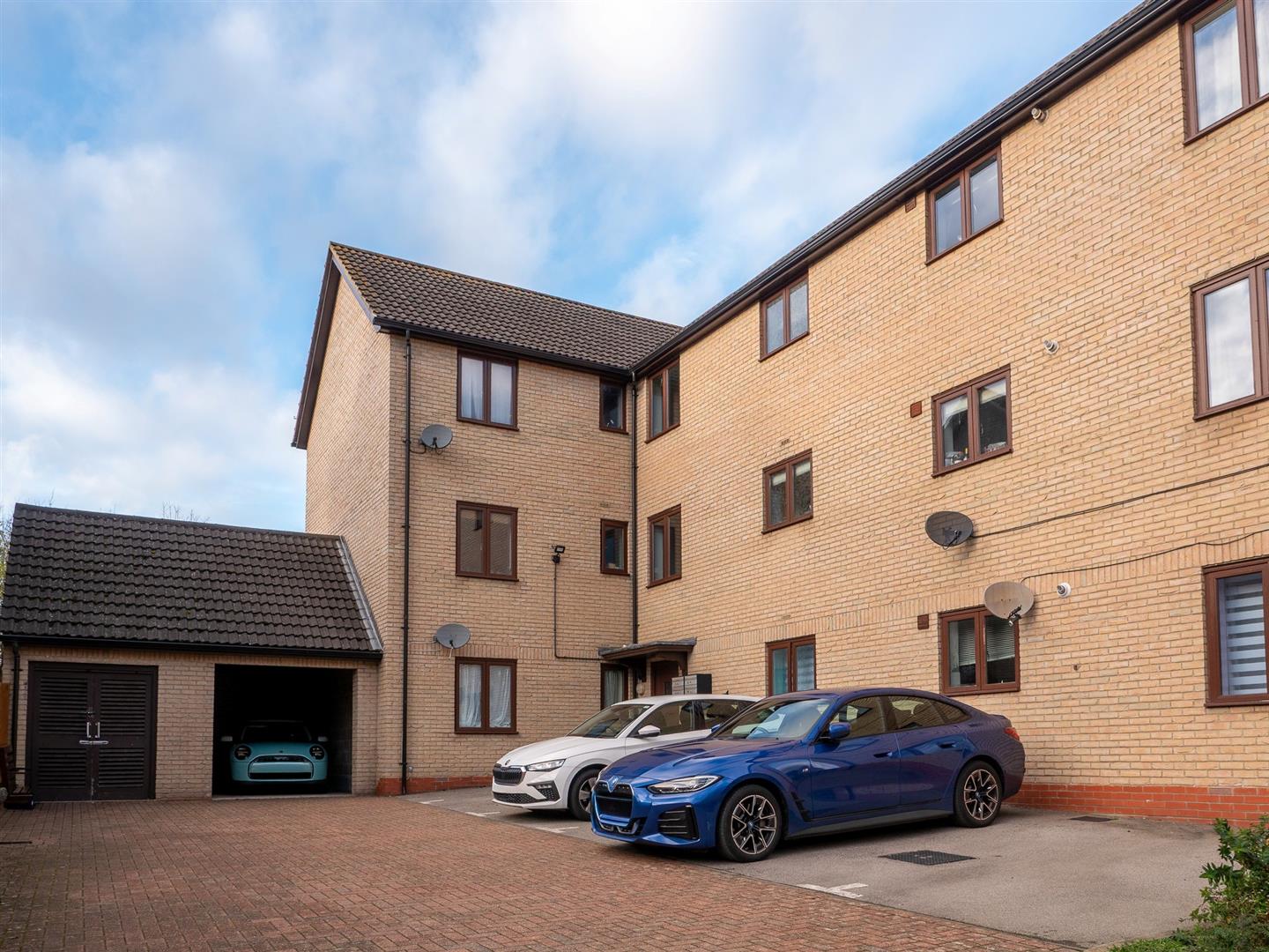 Kelling Way, Broughton, Milton Keynes, MK10 - Image 9