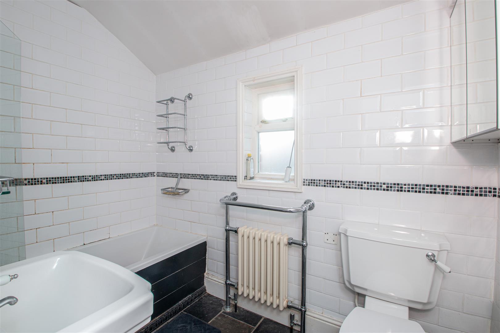 Coronation Road, Stony Stratford, Milton Keynes, MK11 - Image 3