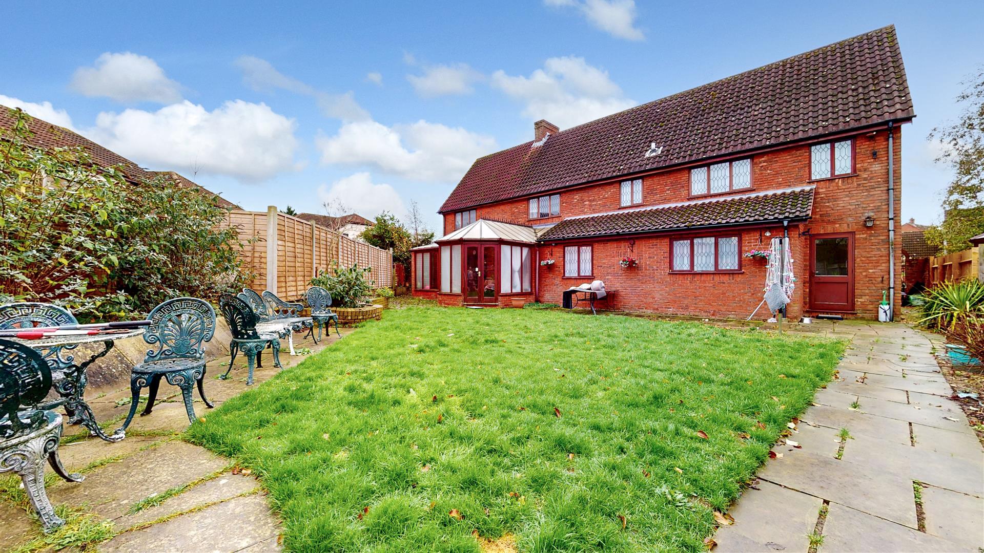 Willen Park Avenue., Willen Park, Milton Keynes, MK15 - Image 2