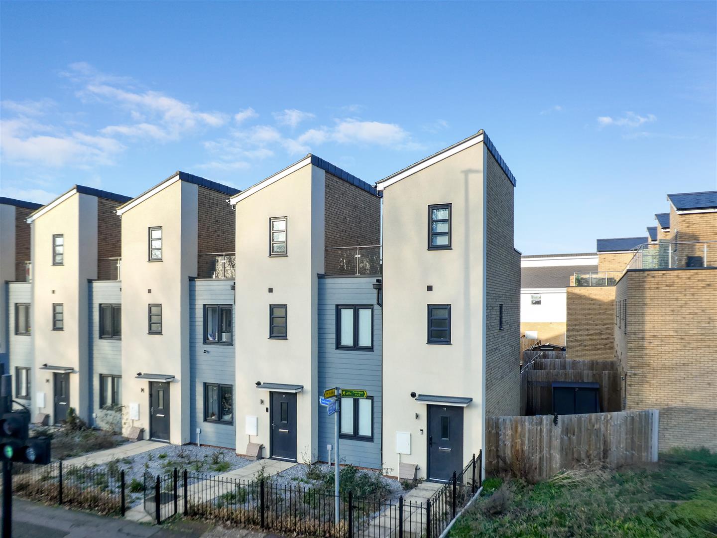 Selkirk Drive, Oakridge Park, Milton Keynes, MK14