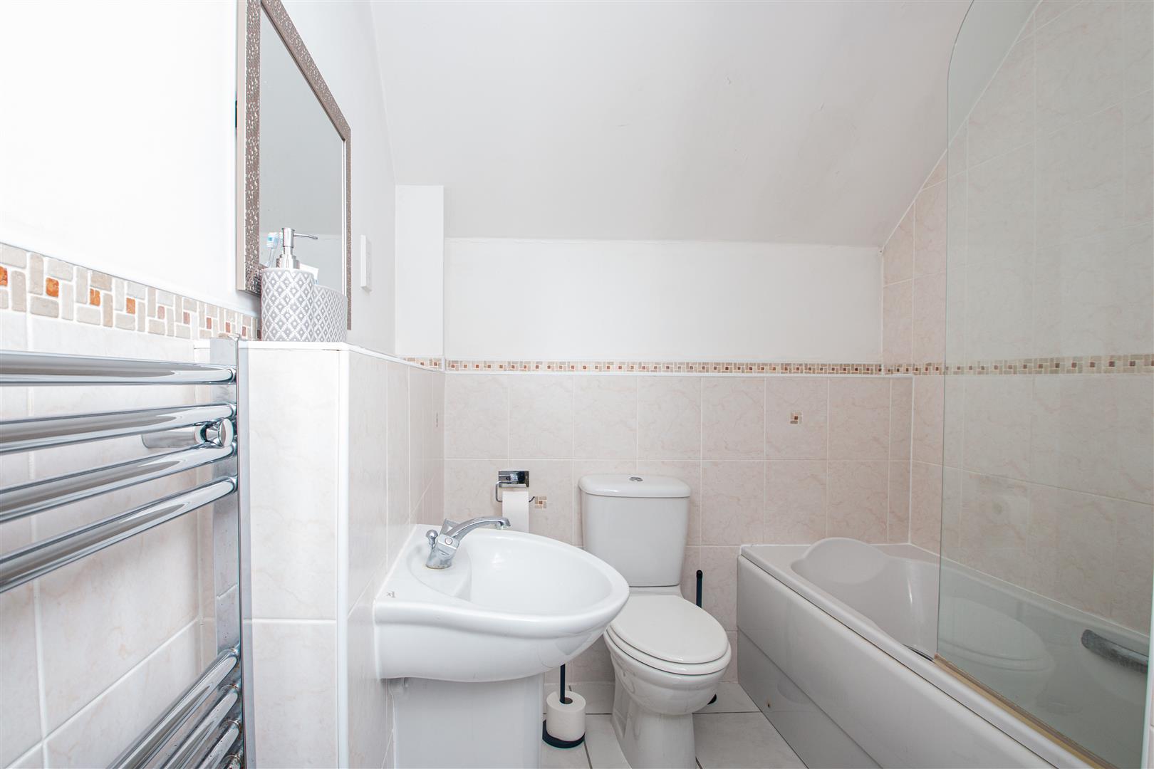 Woodall Close, Middleton, Milton Keynes, MK10 - Image 3