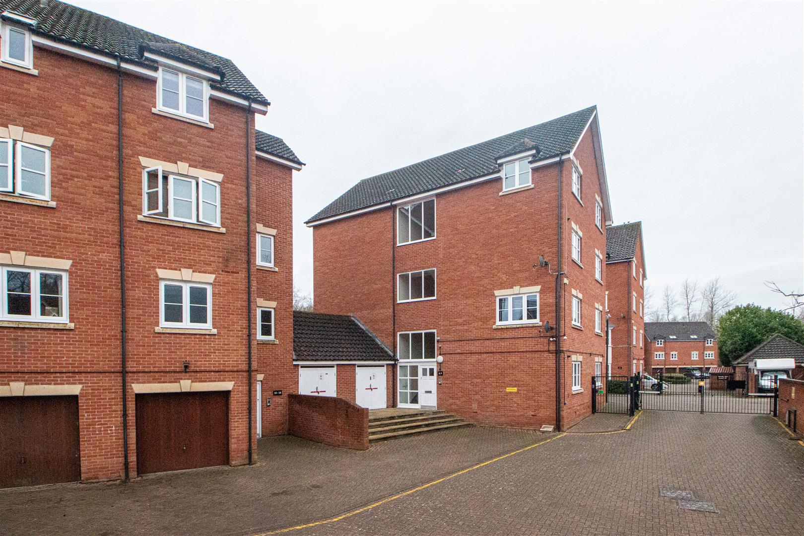 Woodall Close, Middleton, Milton Keynes, MK10 - Image 6