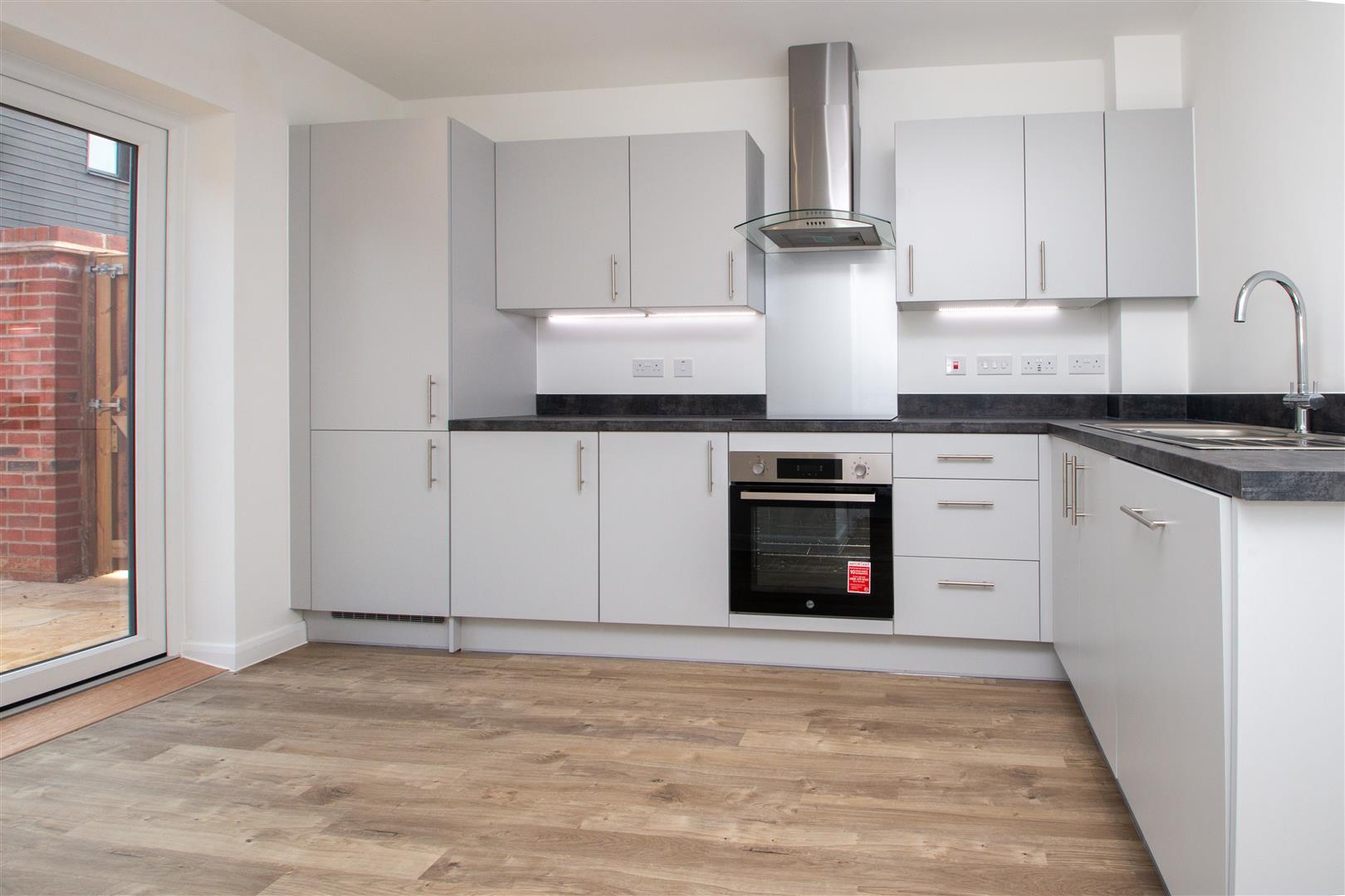 Eredine Crescent, Shenley Wood, Milton Keynes, MK5 - Image 2