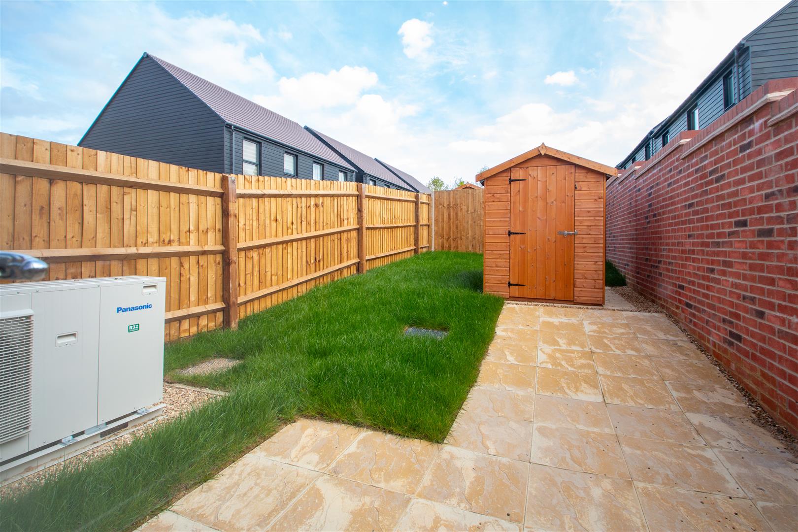 Eredine Crescent, Shenley Wood, Milton Keynes, MK5 - Image 4