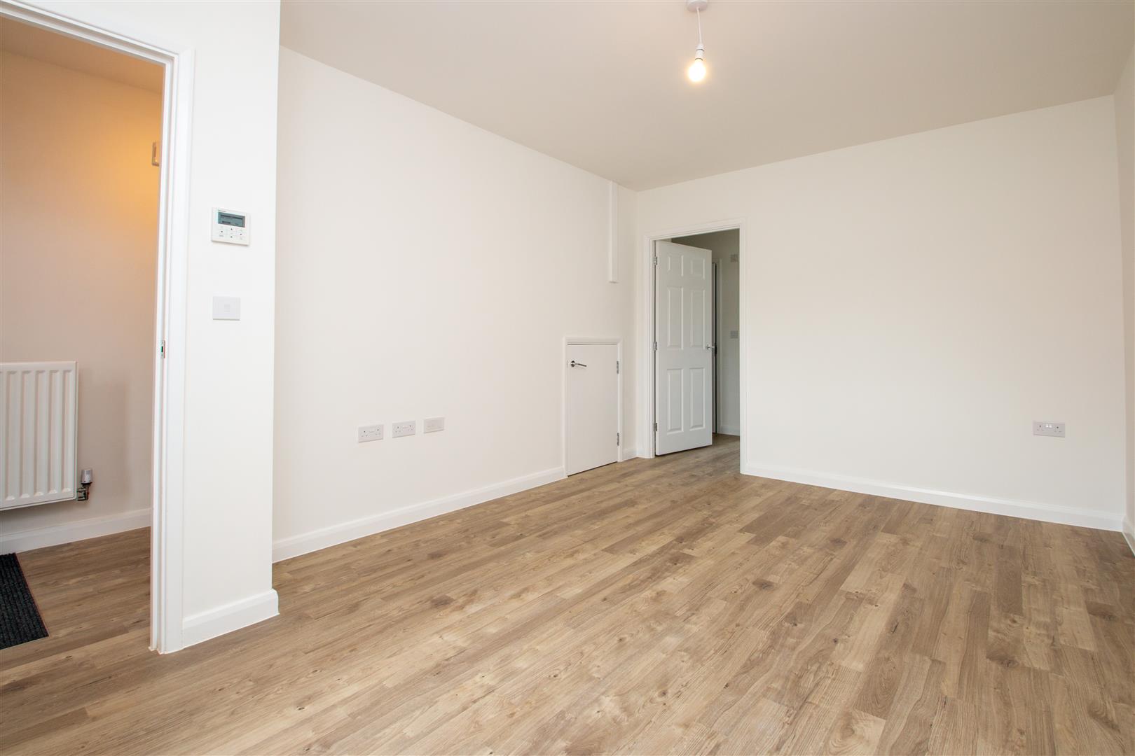 Eredine Crescent, Shenley Wood, Milton Keynes, MK5 - Image 7