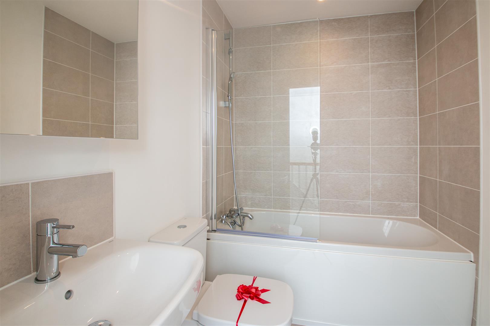 Lakenvelder Way, Whitehouse, Milton Keynes, MK8 - Image 3