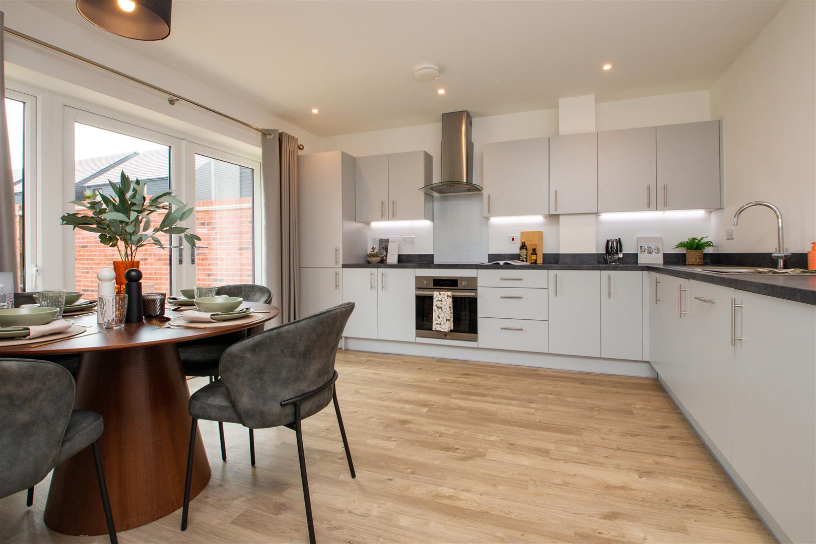 Eredine Crescent, Shenley Wood, Milton Keynes, MK5 - Image 3