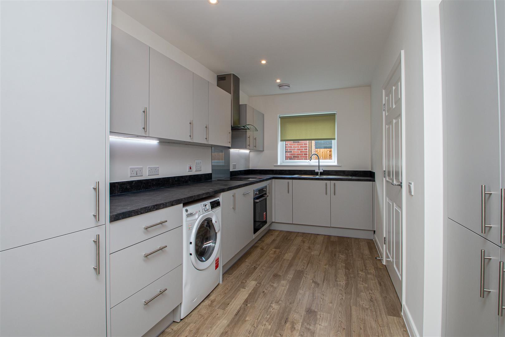 Eredine Crescent, Shenley Wood, Milton Keynes, MK5 - Image 3