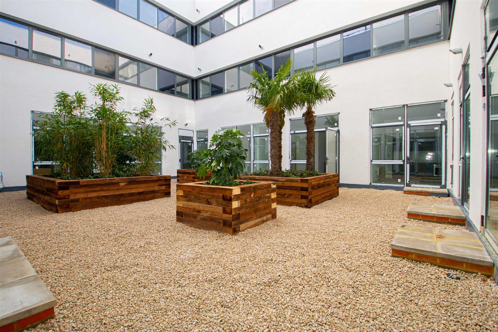 2 Foxhunter Drive, Linford Wood, Milton Keynes, MK14 - Image 9