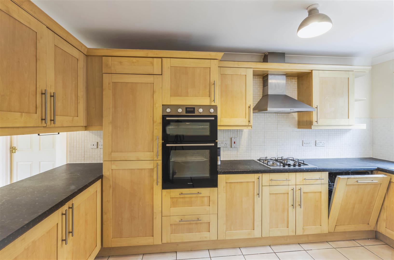 Clegg Square, Shenley Lodge, Milton Keynes, MK5 - Image 5