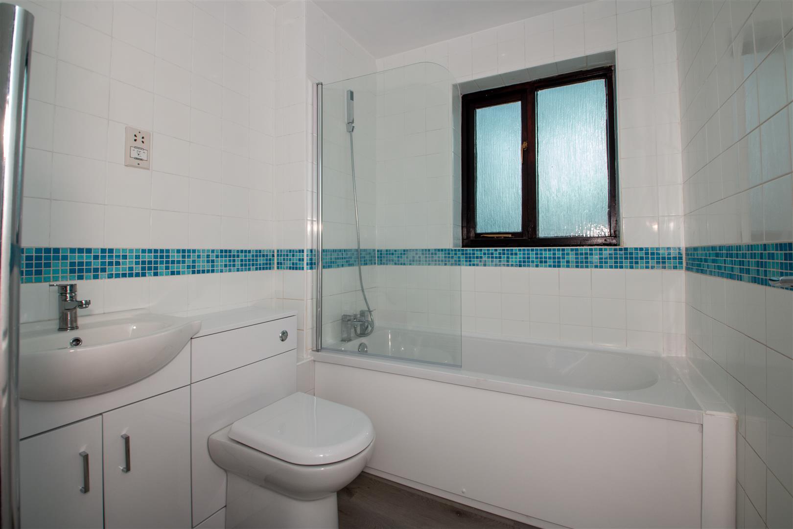 Studley Knapp, Walnut Tree, Milton Keynes, MK7 - Image 3