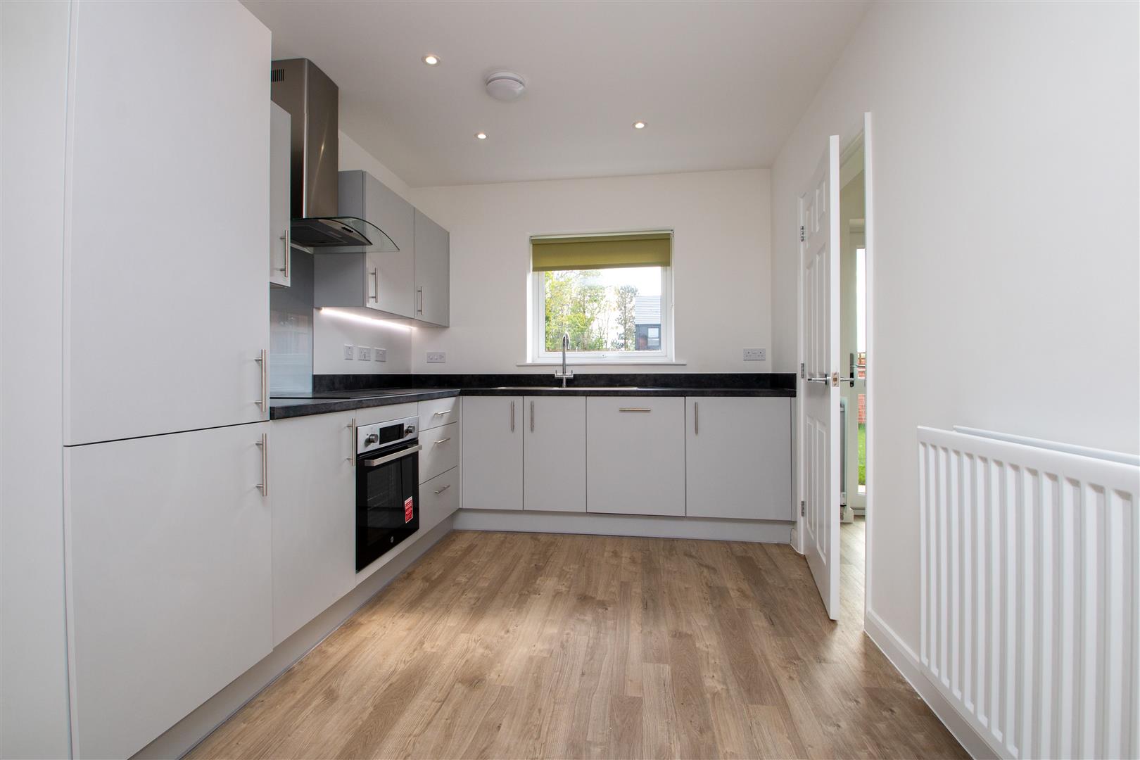 Eredine Crescent, Shenley Wood, Milton Keynes, MK5 - Image 2