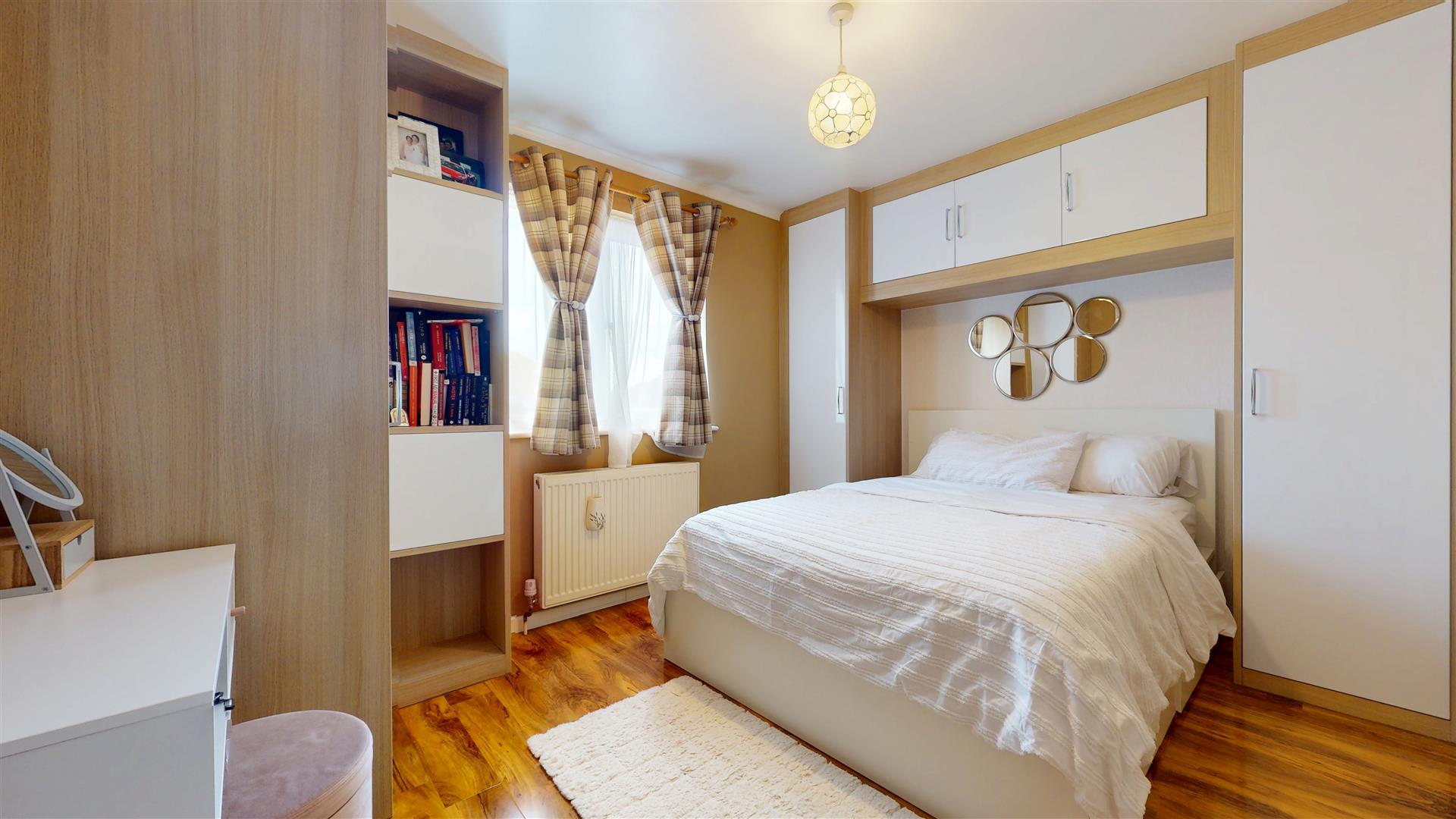 Pettingrew Close, Walnut Tree, Milton Keynes, MK7 - Image 7