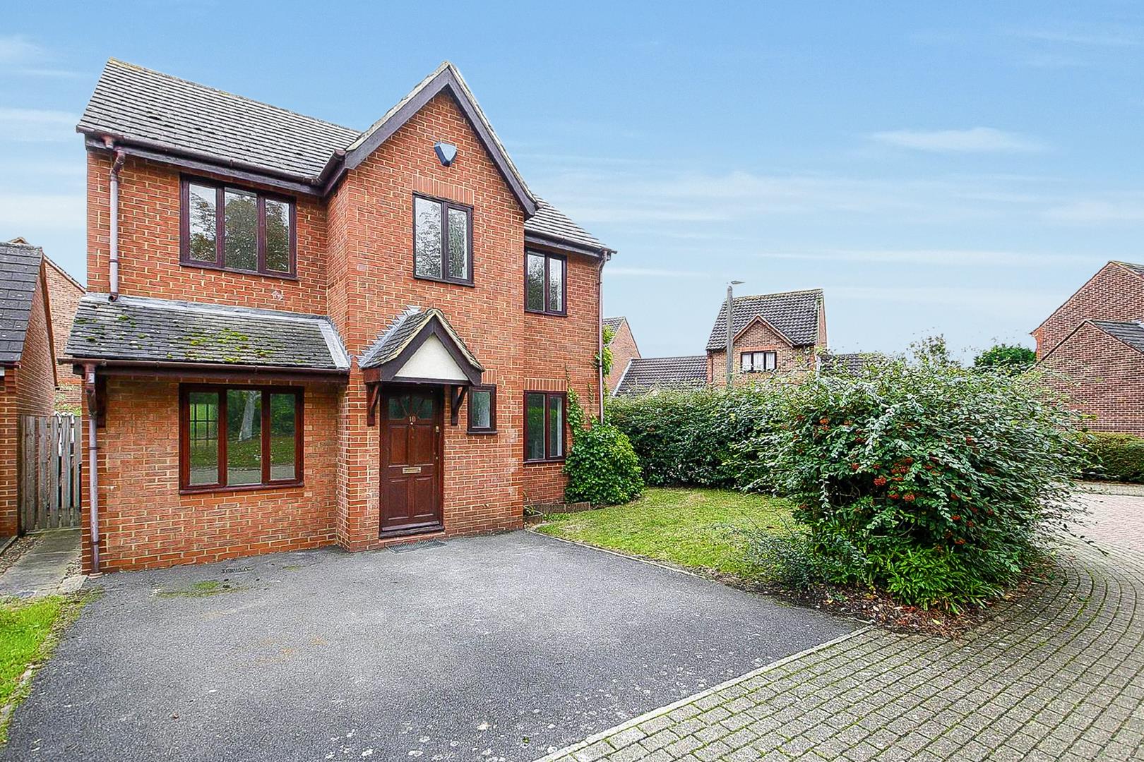 Bickleigh Crescent, Furzton, Milton Keynes, MK4
