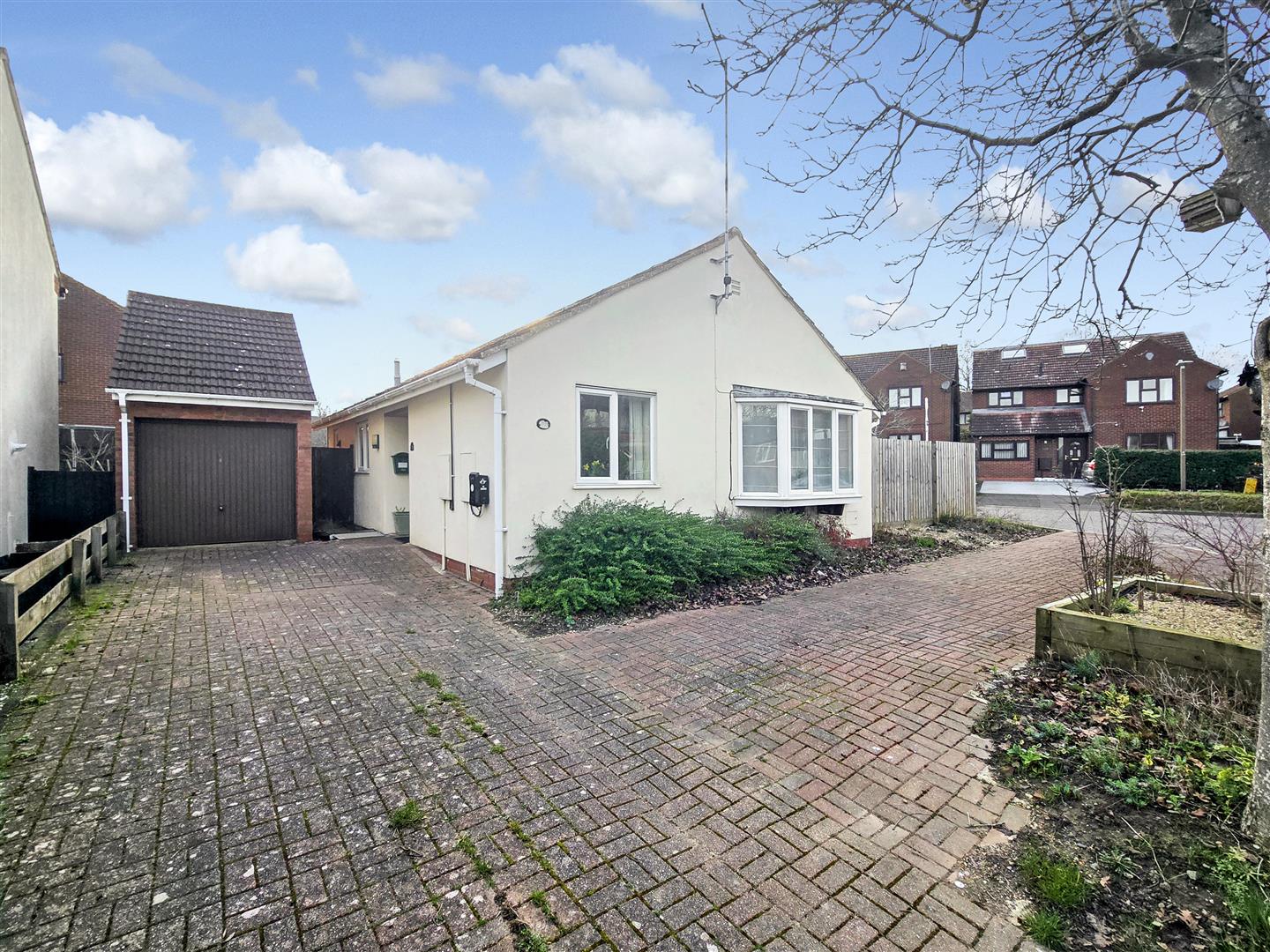 Leafield Rise, Two Mile Ash, Milton Keynes, MK8 - Image 2
