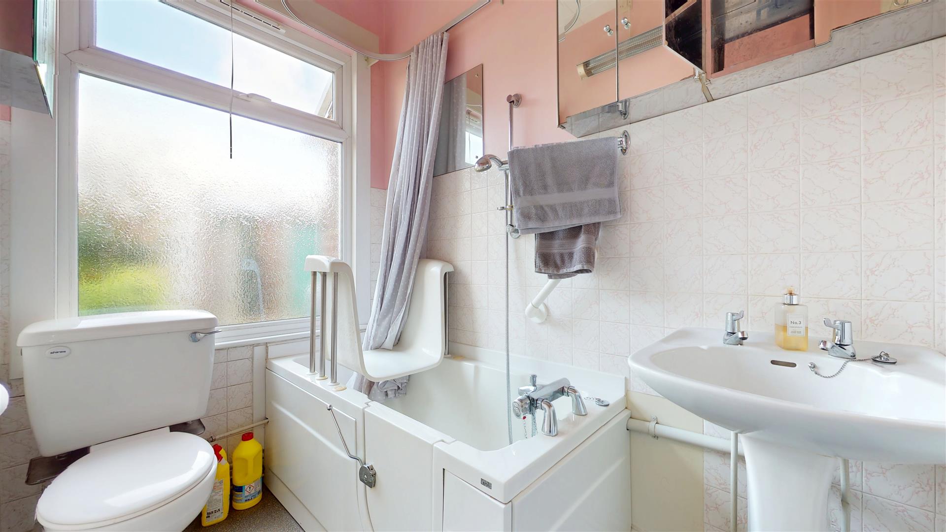 Bradwell Road, Loughton, Milton Keynes, MK5 - Image 7