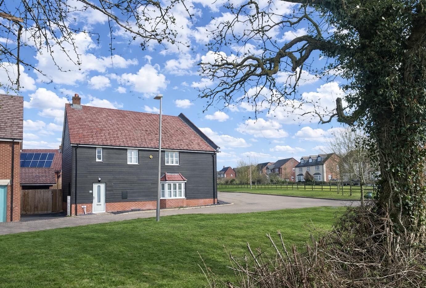 Santa Maria Lane, Newton Leys, Bletchley, Milton Keynes, MK3