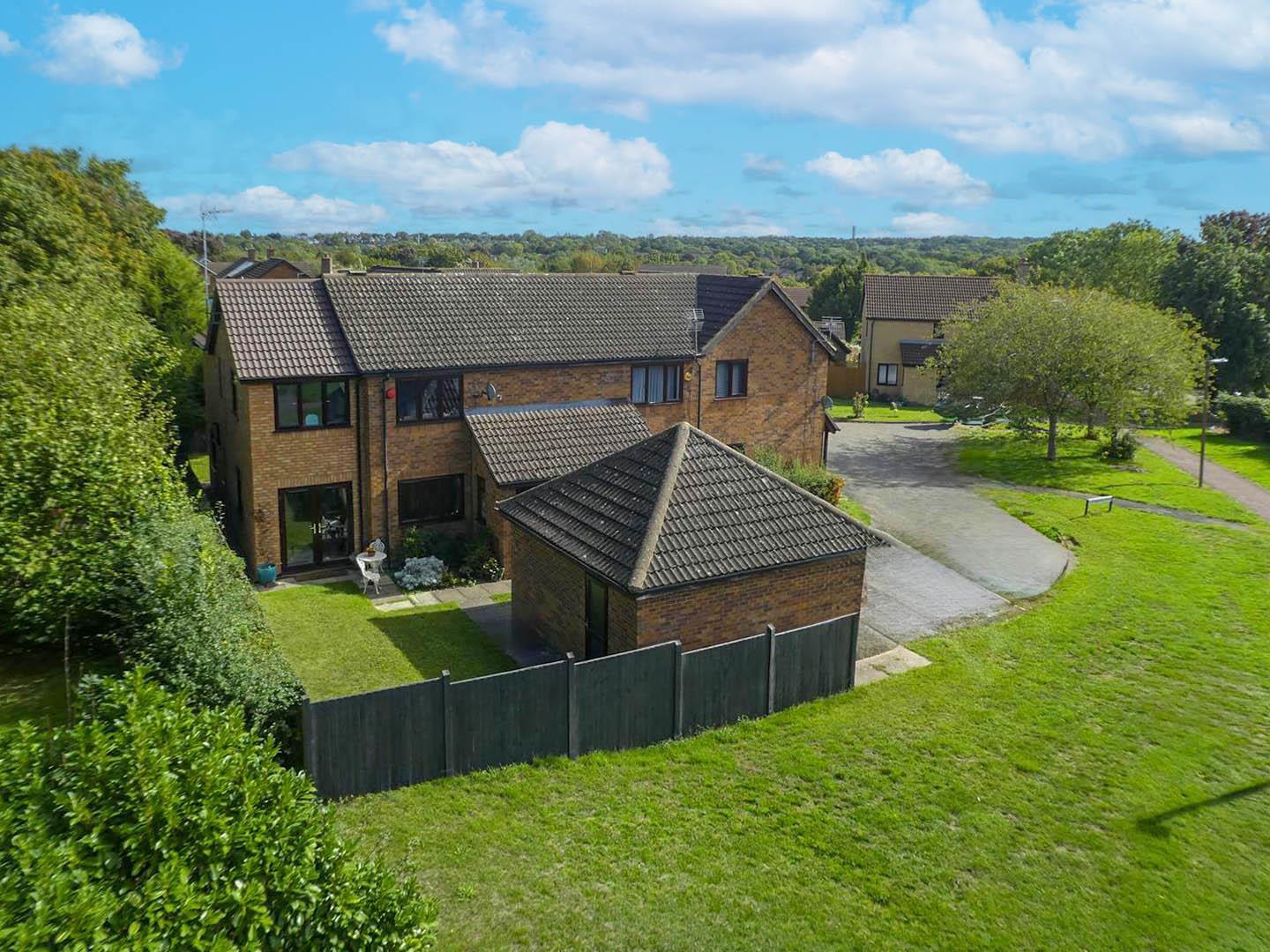 Lullingstone Drive, Bancroft Park, Milton Keynes, MK13