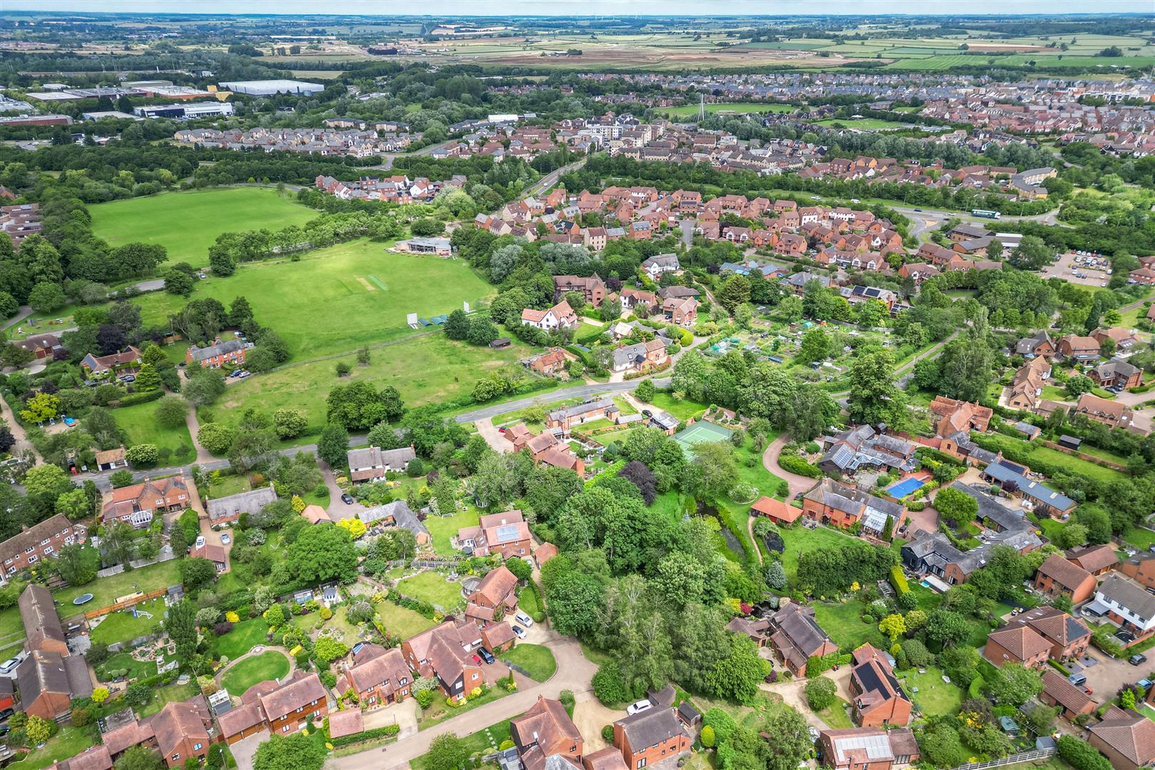 Wrens Park, Middleton, Milton Keynes, MK10 - Image 2