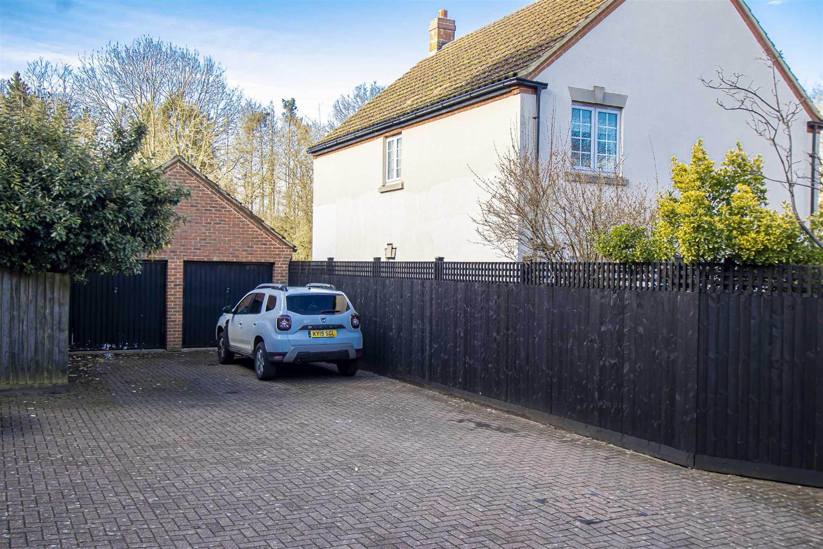 Harlow Crescent, Oxley Park, Milton Keynes, MK4 - Image 2