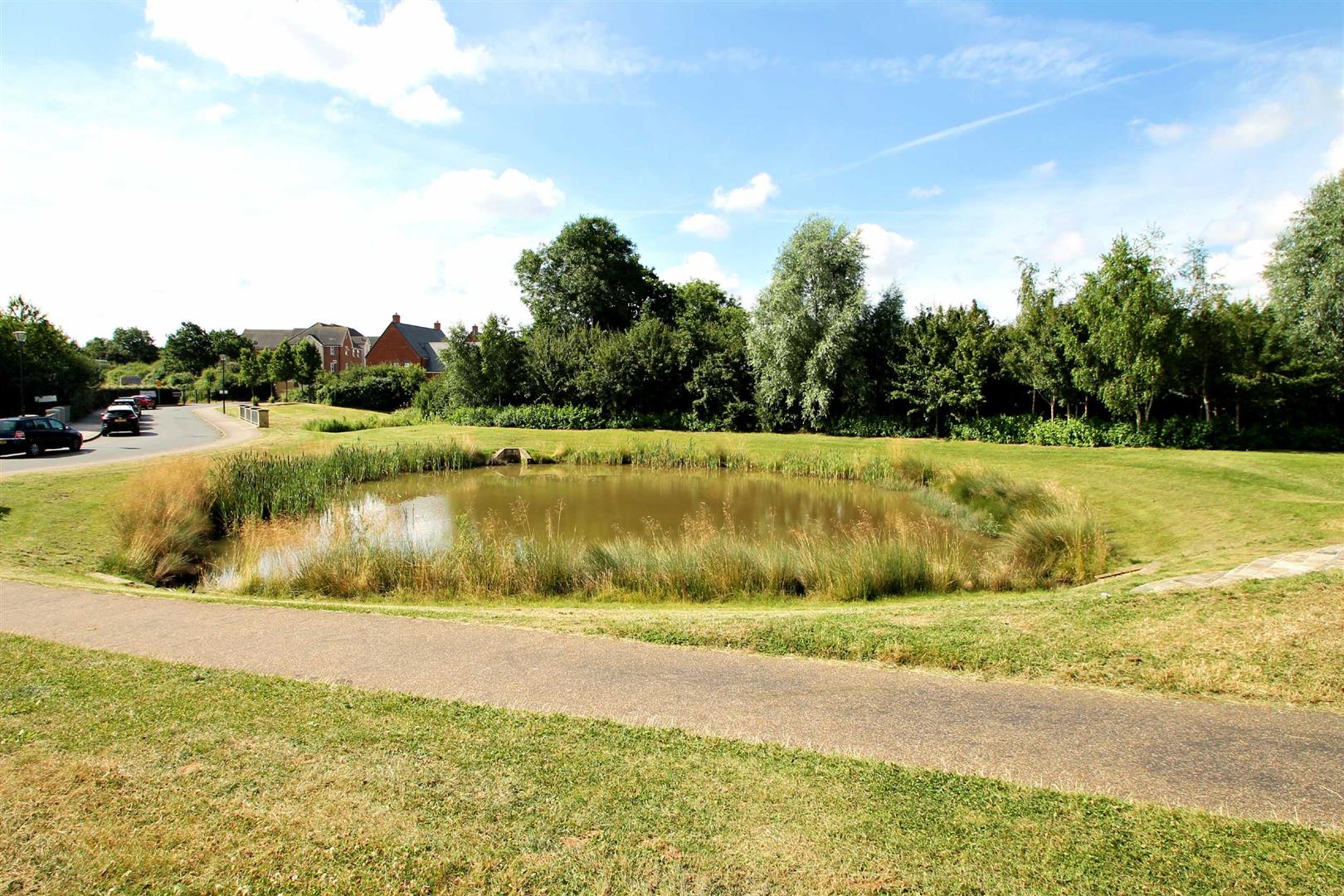 Harlow Crescent, Oxley Park, Milton Keynes, MK4 - Image 3