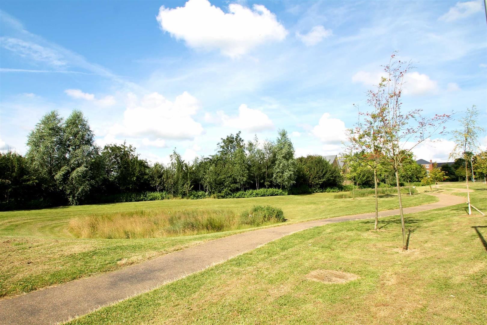 Harlow Crescent, Oxley Park, Milton Keynes, MK4 - Image 4
