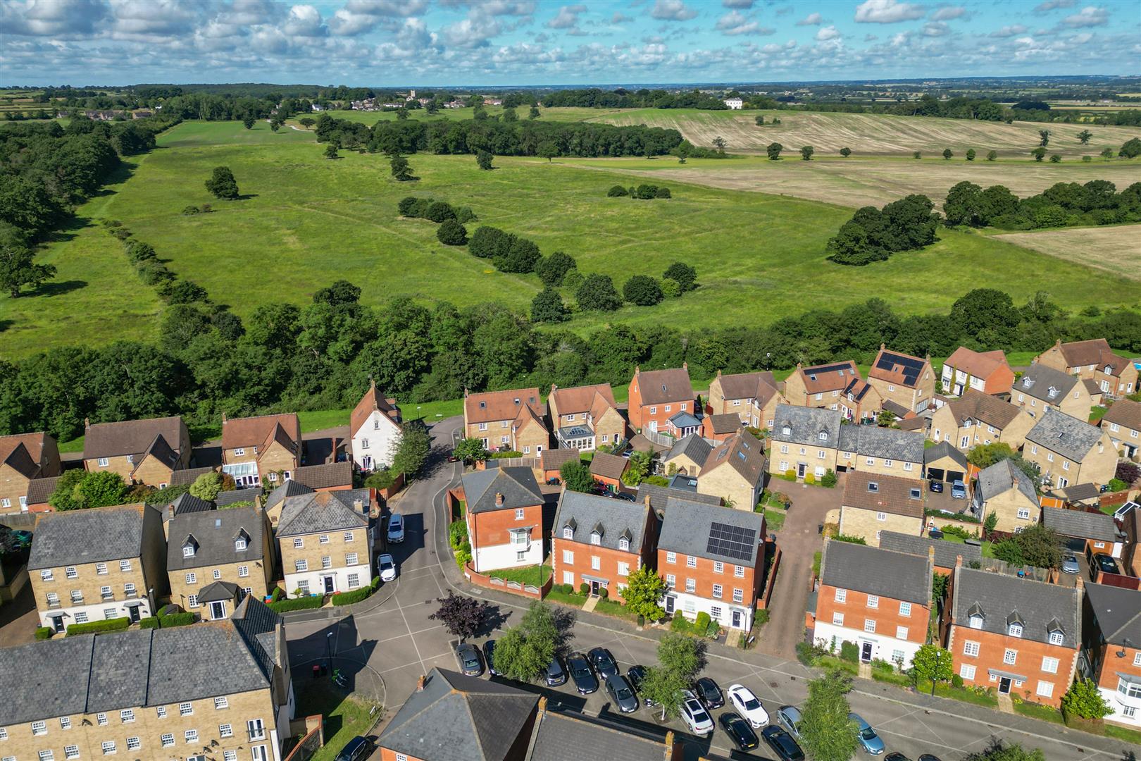 Harlow Crescent, Oxley Park, Milton Keynes, MK4 - Image 7