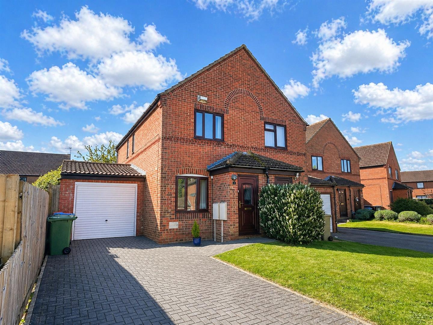 Coggeshall Grove, Wavendon Gate, Milton Keynes, MK7