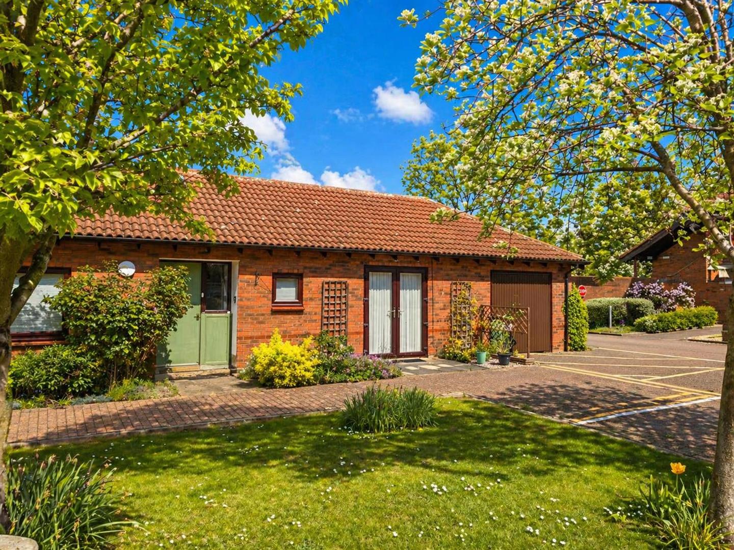 Portland Drive, Willen, Milton Keynes, MK15