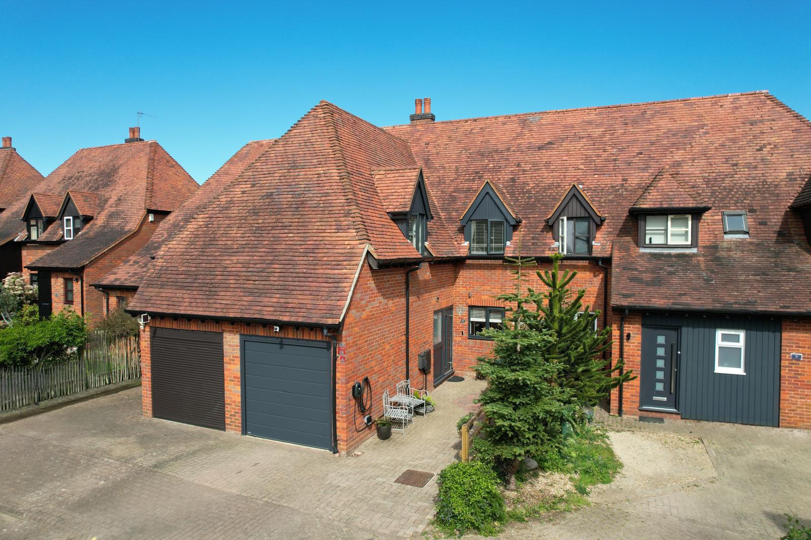 Eynsham Court, Woolstone, Milton Keynes, MK15