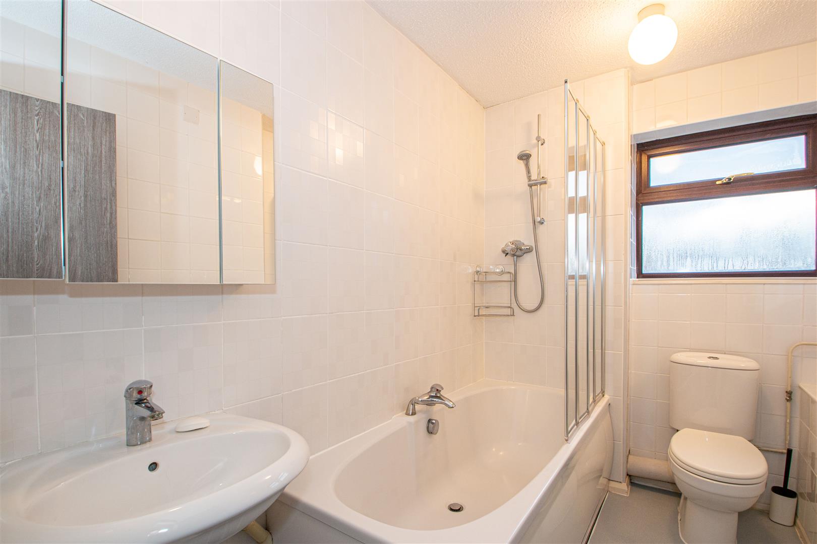 Squires Close, Robins Hill, Milton Keynes, MK6 - Image 3