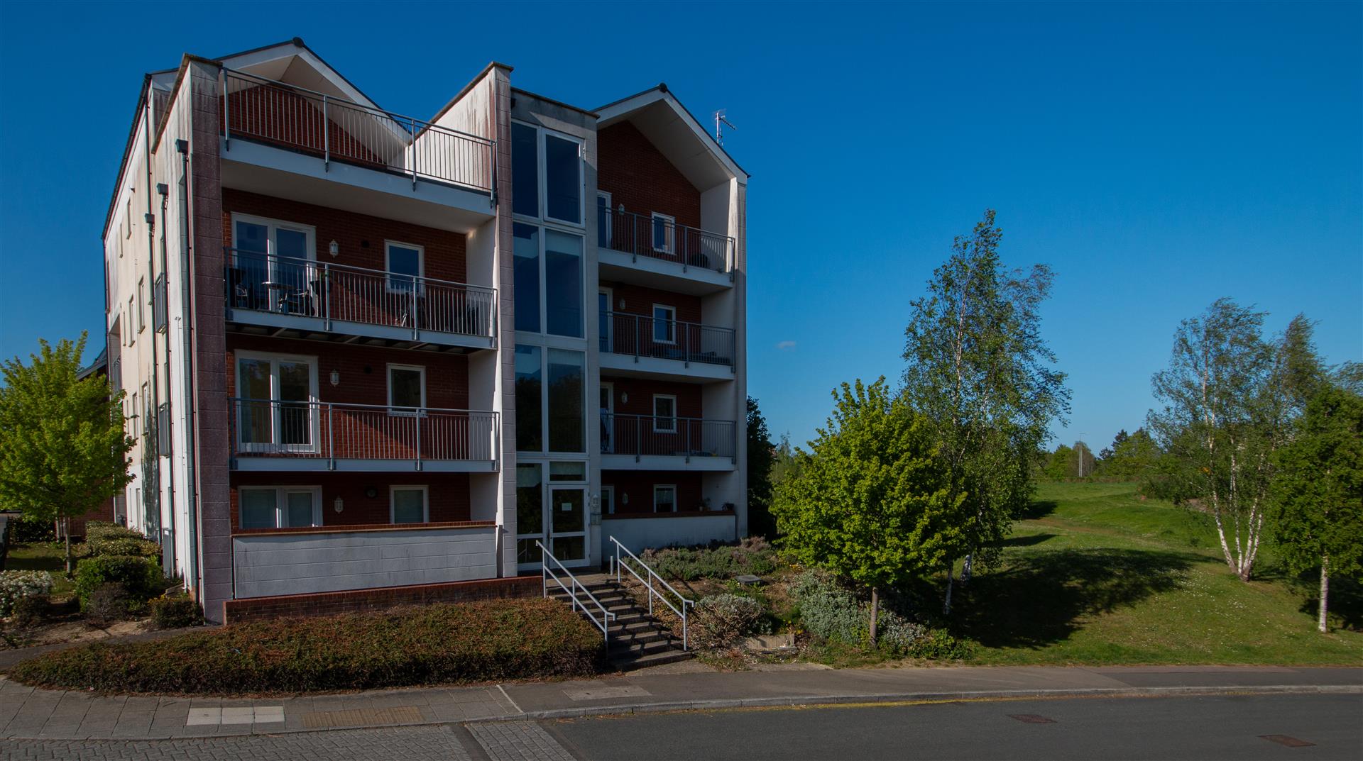 Powis Lane, Oxley Park, Milton Keynes, MK4