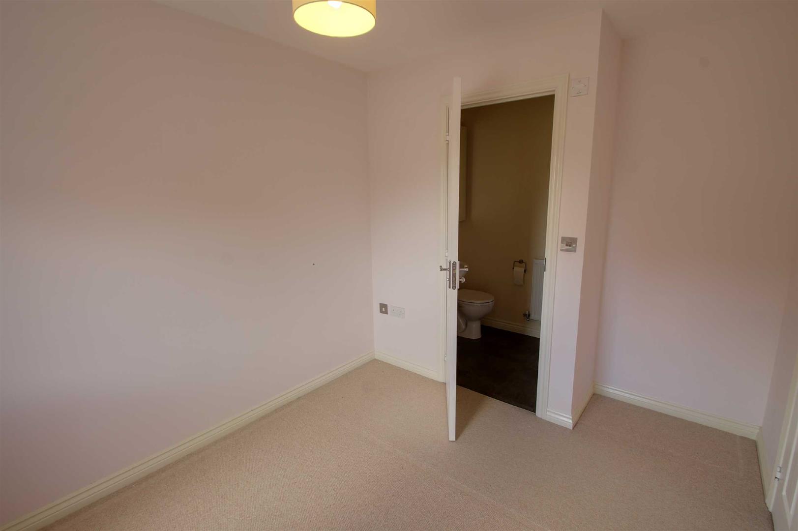Warwick Avenue, Broughton, Milton Keynes, MK10 - Image 10