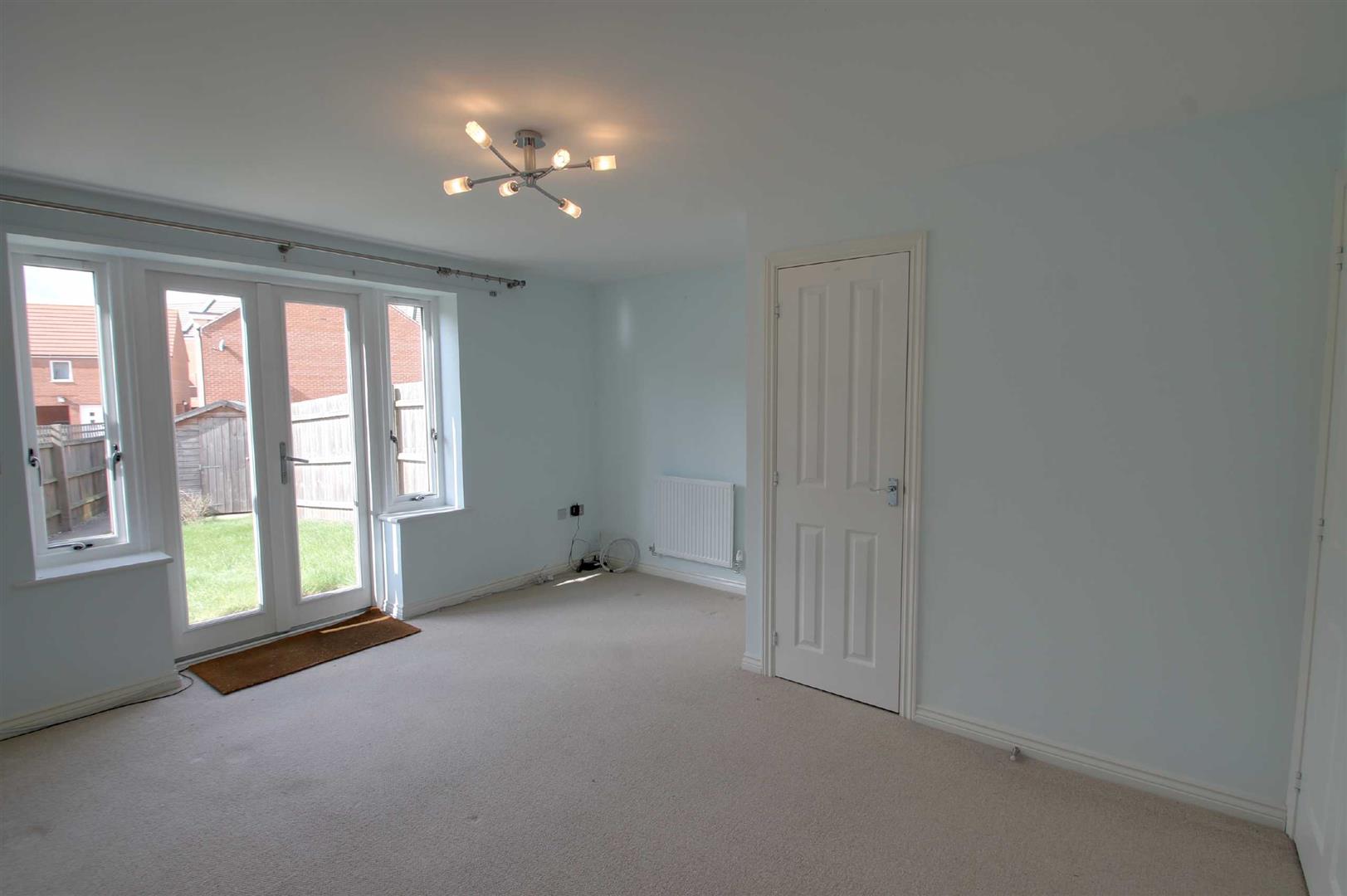 Warwick Avenue, Broughton, Milton Keynes, MK10 - Image 3