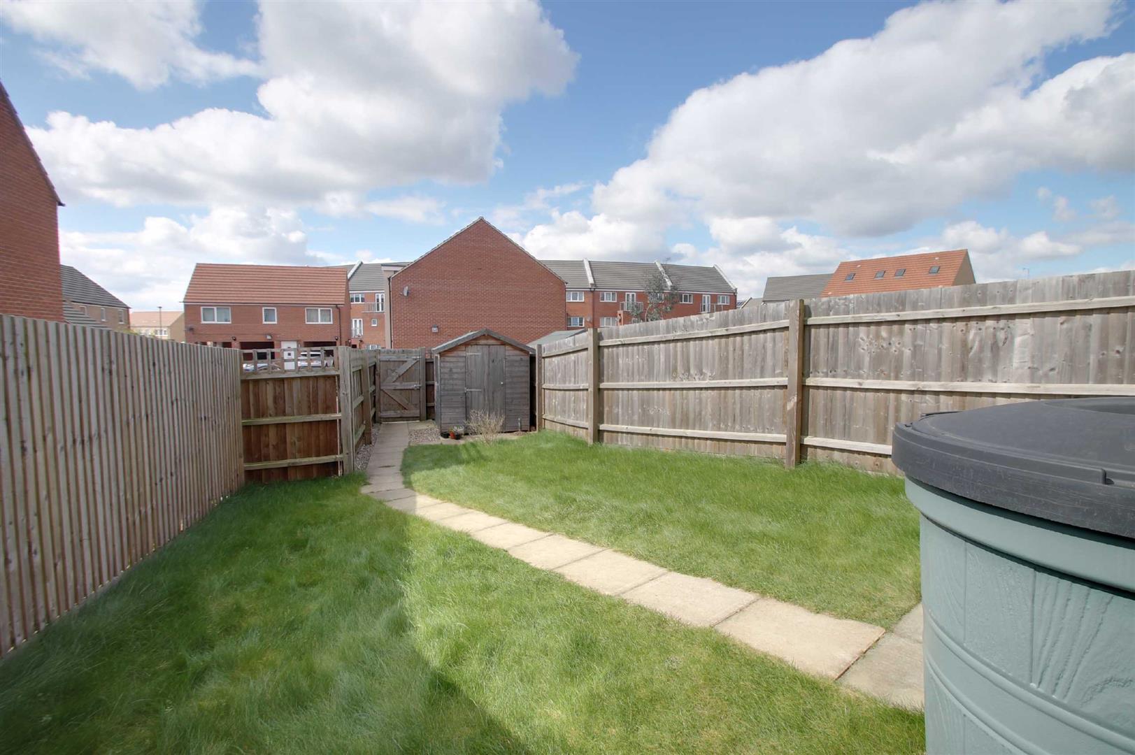 Warwick Avenue, Broughton, Milton Keynes, MK10 - Image 4