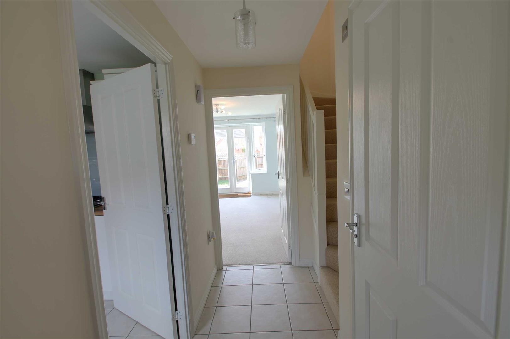 Warwick Avenue, Broughton, Milton Keynes, MK10 - Image 5