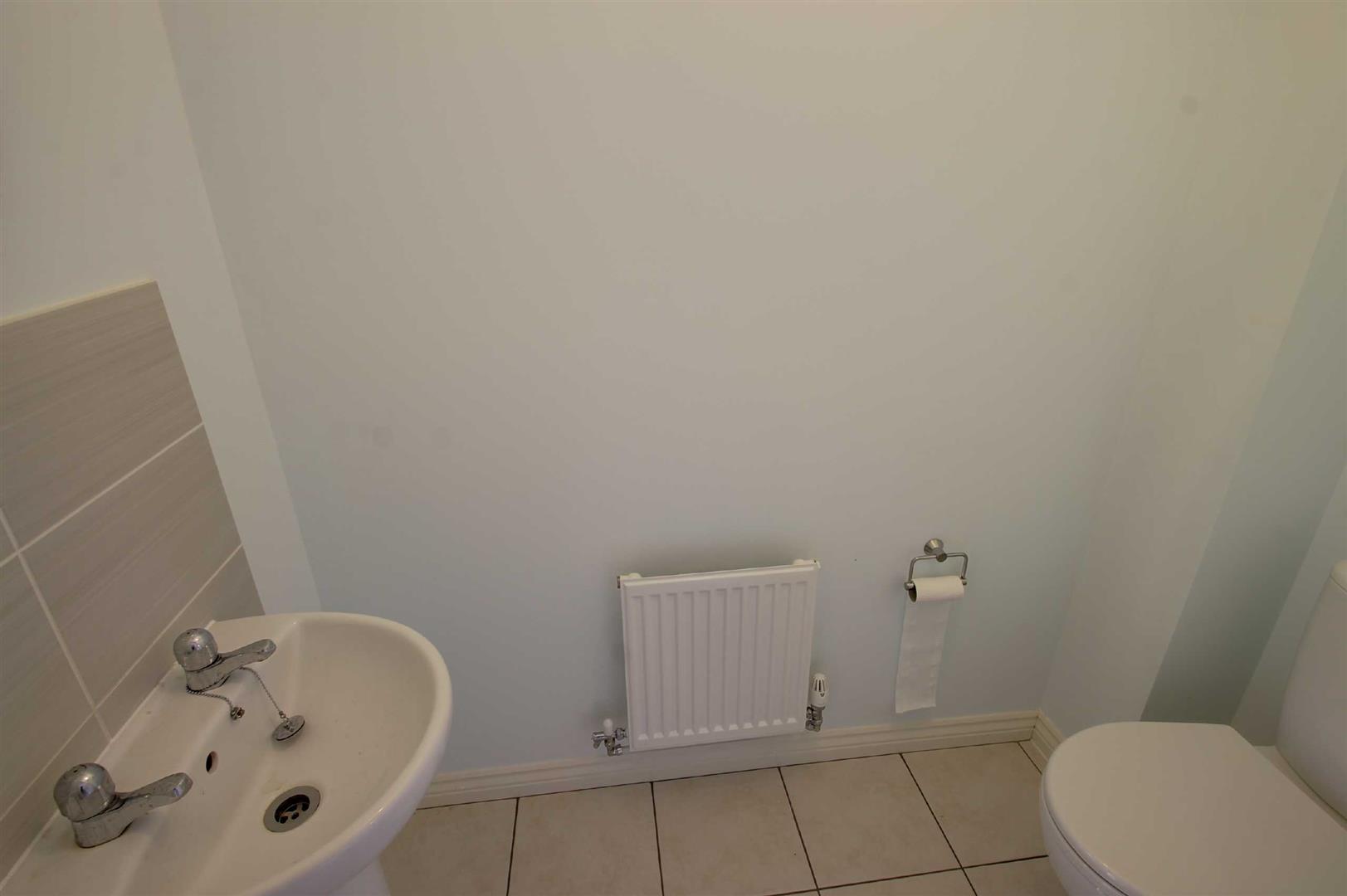 Warwick Avenue, Broughton, Milton Keynes, MK10 - Image 6